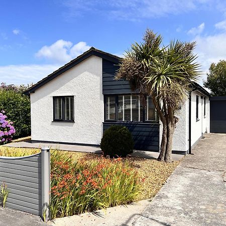 Stylish Modern Home With Parking Enclosed Garden Holyhead Εξωτερικό φωτογραφία