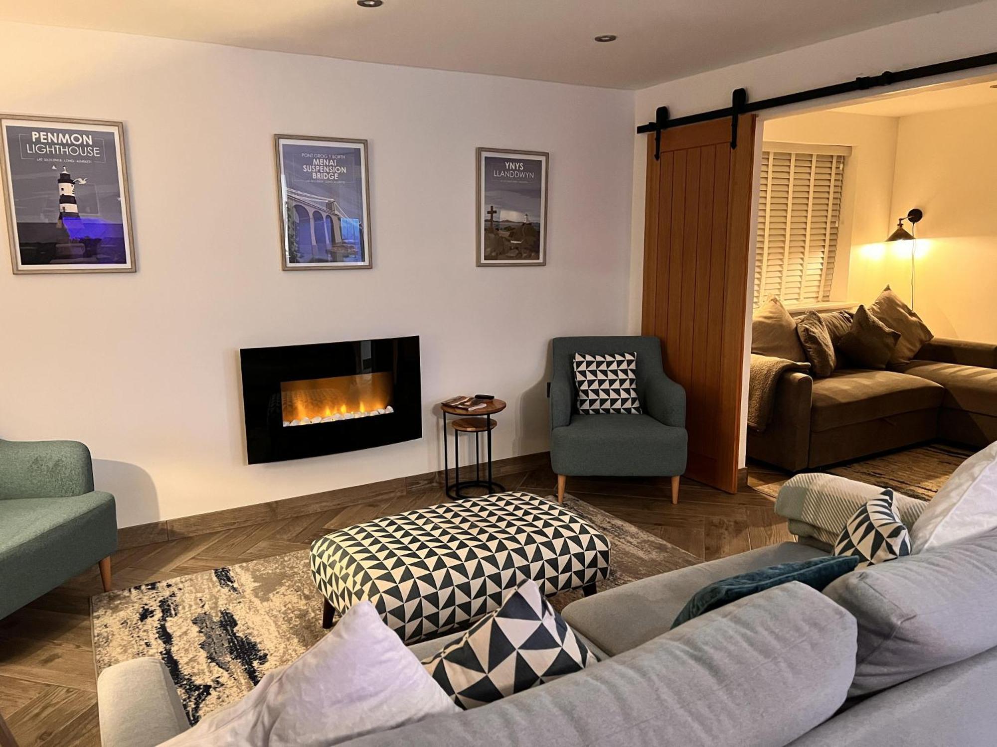 Stylish Modern Home With Parking Enclosed Garden Holyhead Εξωτερικό φωτογραφία