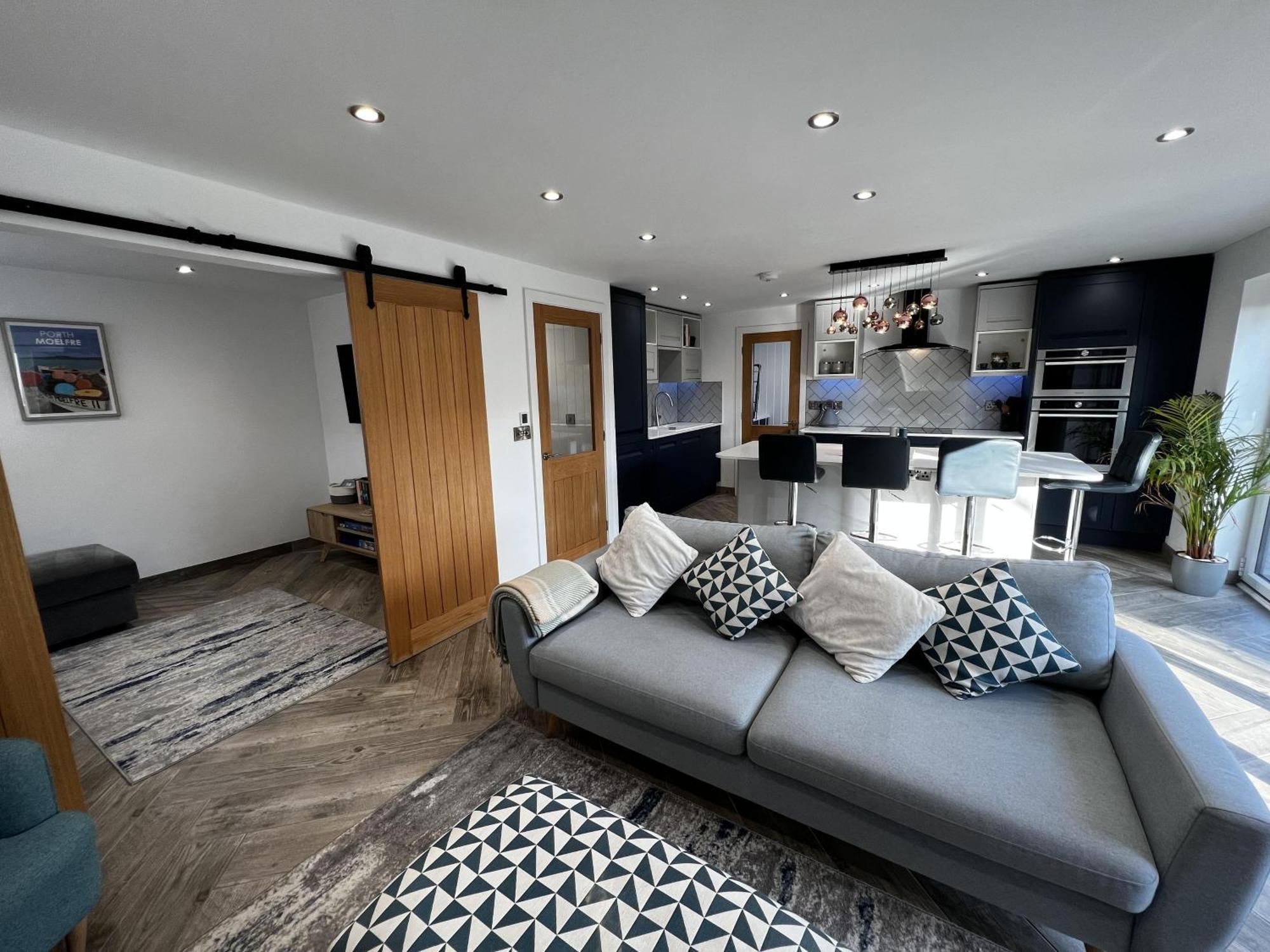 Stylish Modern Home With Parking Enclosed Garden Holyhead Εξωτερικό φωτογραφία