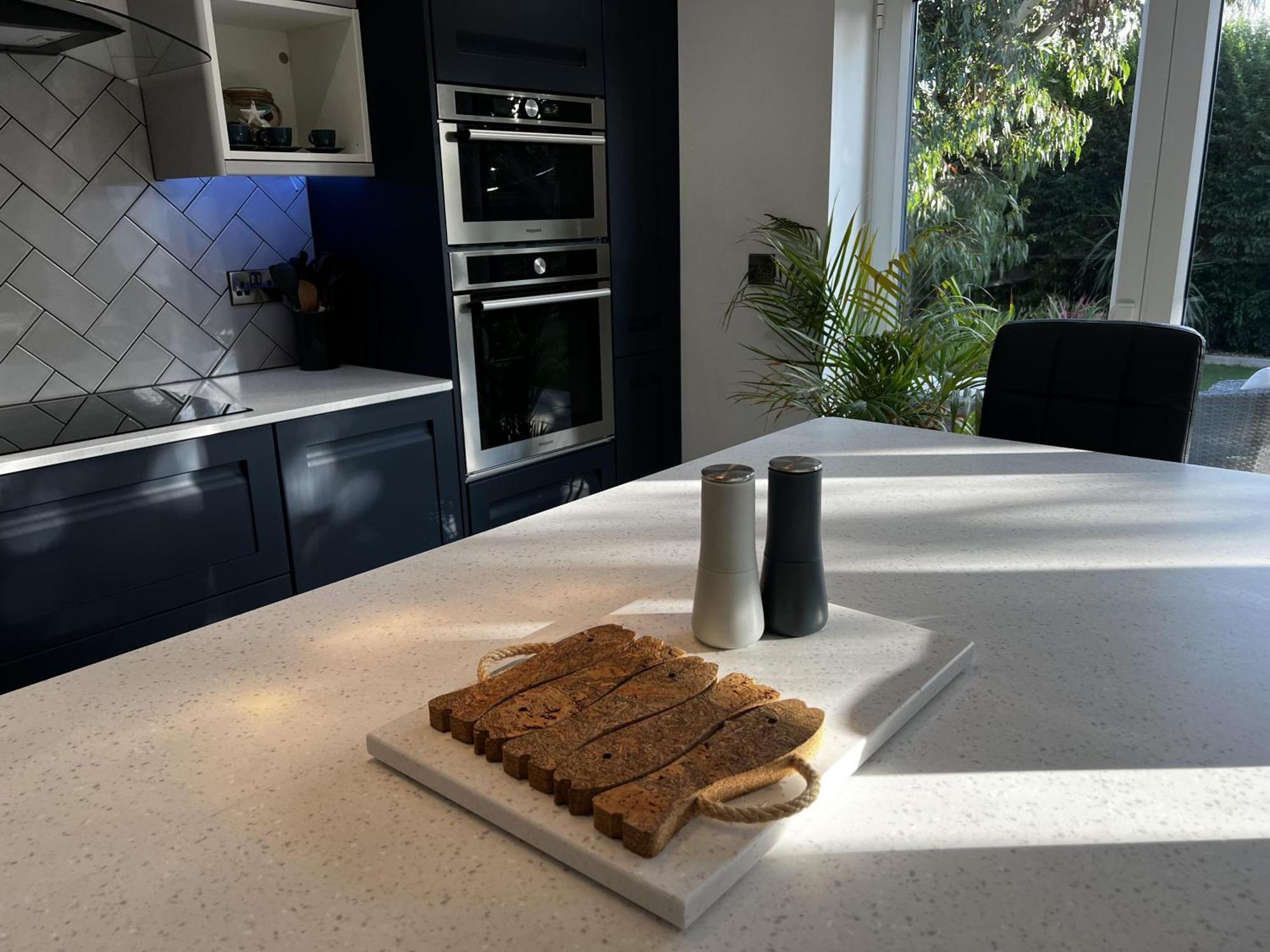 Stylish Modern Home With Parking Enclosed Garden Holyhead Εξωτερικό φωτογραφία